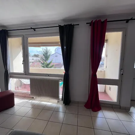Le Balcon Victoria - 2 Chambres, Balcon, Parking * Νανσύ